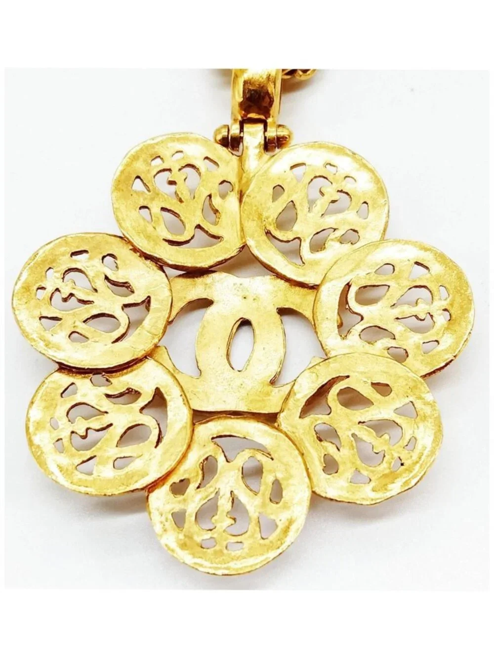 Authentic Chanel CC Camellia Gold Tone Pendant Necklace Vintage